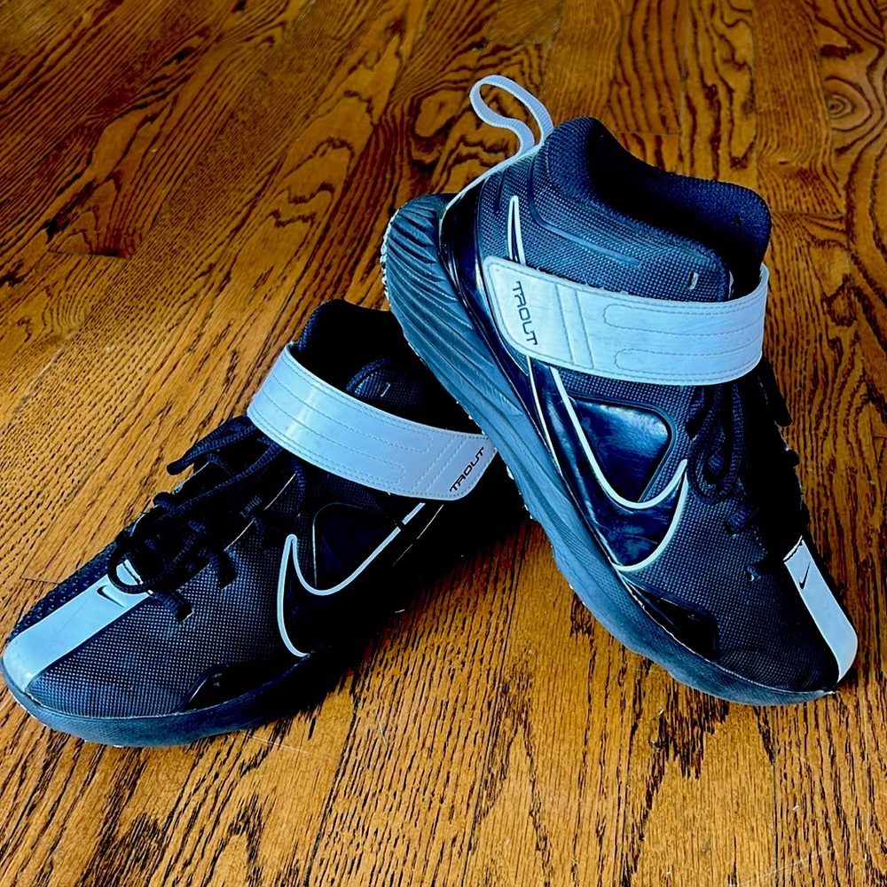 Nike Trout baseball turf cleats size 6Y